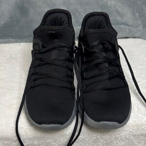 Black Athletic Shoes for Women